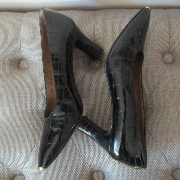 Stuart Weitzman  Gold-Tone Metal Detail Pumps - Picture 6 of 8